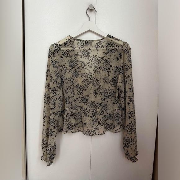 Park & Fifth Peplum Blouse (Size Small) - Picture 2 of 2